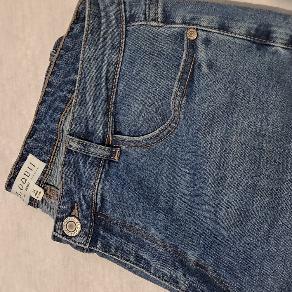 Eloquii Classic Split Leg Jeans. Size 14. Medium Wash. - Picture 3 of 15